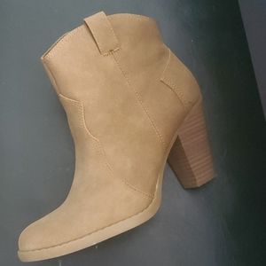 American Eagle boots